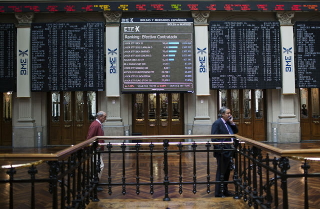 Borsa Milano perde quasi -1%, Spread sopra i 340 punti