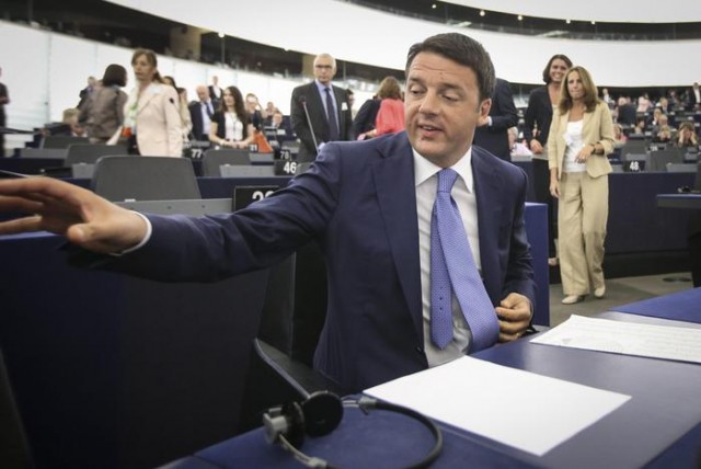 Matteo Renzi all'europarlamento a Straburgo 