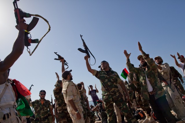 Con Tripoli sotto assedio, il governo in Libia raduna le forze fedeli e attiva le milizie anti terrorismo