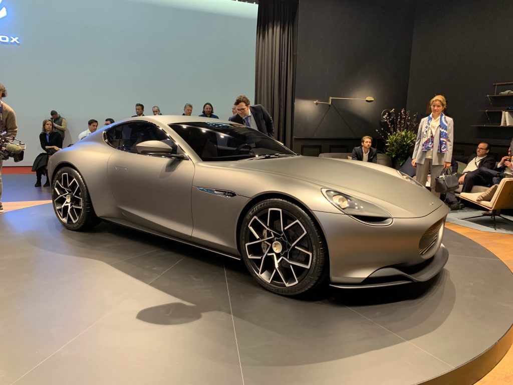 Il marchio di EV Polestar lancerà uno smartphone premium per rendere l'auto  un telefono su ruote