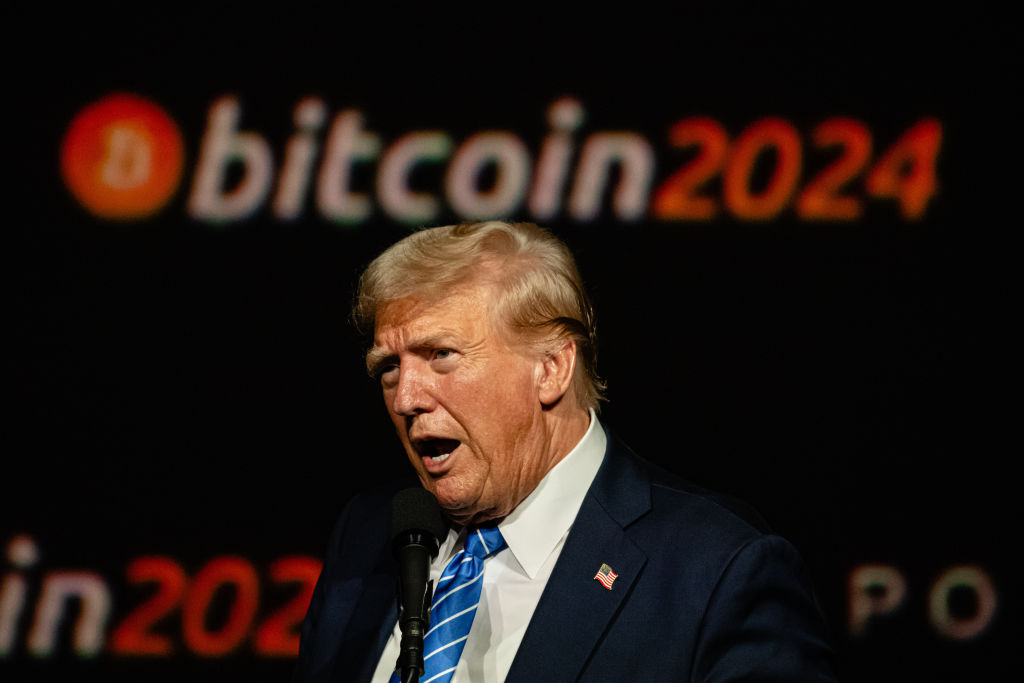 Trump: alla vigilia dell’insediamento alla Casa Bianca lancia la sua criptovaluta